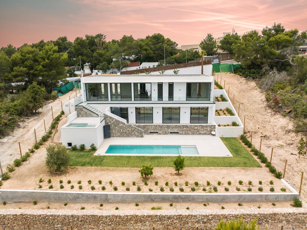 Lujosa villa de nueva Obra a 400m de Cala Tarida con increíbles vistas